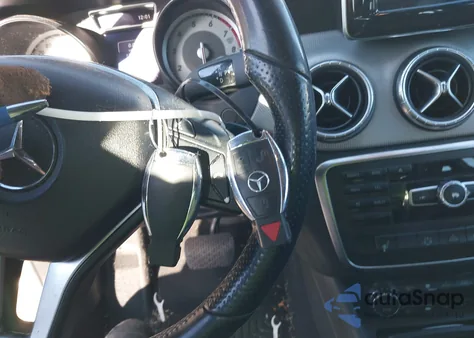 2014 Mercedes-Benz Cla 250 z USA, uszkodzony, nr VIN WDDSJ4EB5EN069354